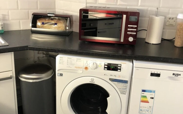 Large Apartment GLA Airport