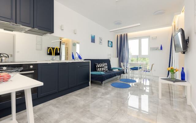 Cozy Apartment Marywilska by Renters