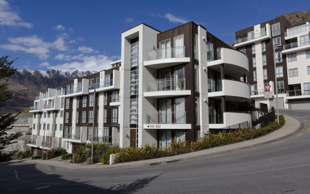 Queenstown Village Apartments