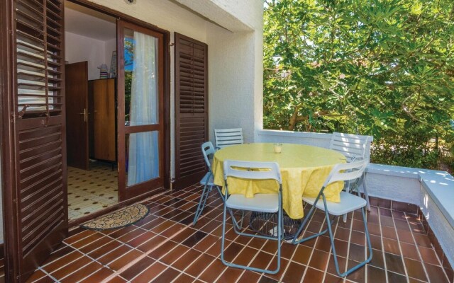 Nice Home in Privlaka With Wifi and 6 Bedrooms