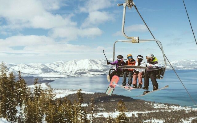 Luxury Three Bedroom  Steps From Heavenly Village Condo by RedAwning