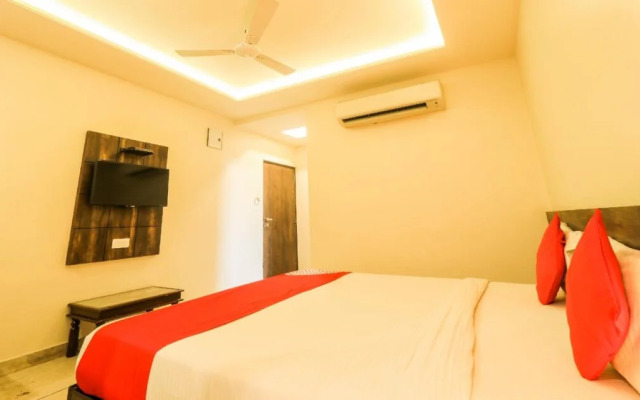 OYO 24808 Padmawati Palace