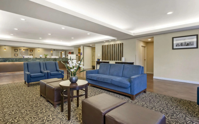 Comfort Inn & Suites Sea-Tac Airport