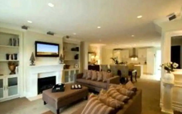 Esplanade Queenstown by Staysouth