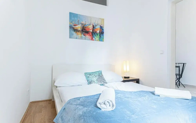 Comfy 2BR Flat Belvedere Vicinity