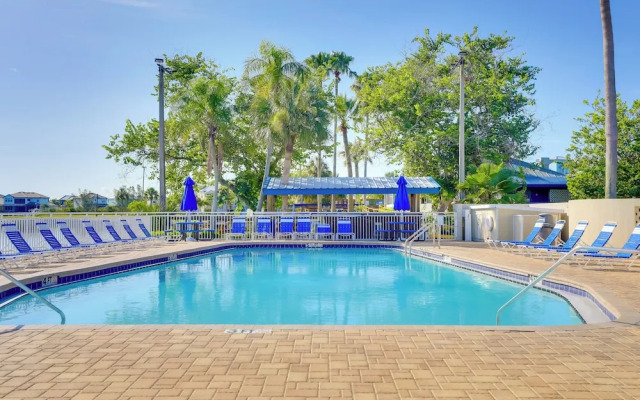 Coastal-zen Ruskin Retreat < 1 Mi to Beach!