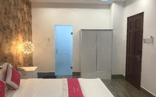 Tan Binh Hotel by ZUZU