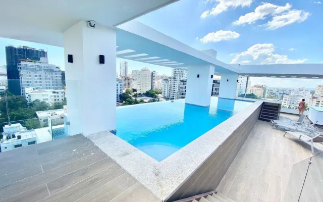 Luxury 1br , Pool, Gym, Close Agora Mall