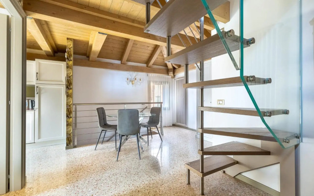 Ca' Cappello Venice Apartment 2 with Canal View