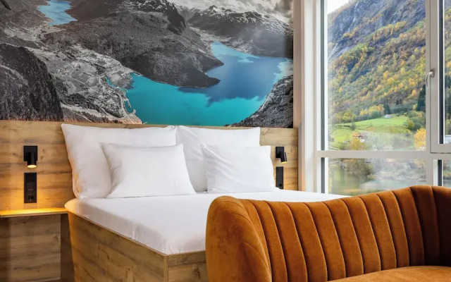 Stryn House - Hotel & Apartments