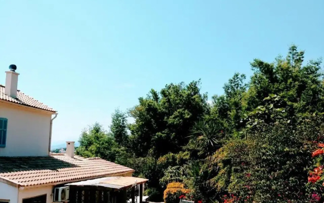 Studio climatisé tout équipé à 2.5 km des plages