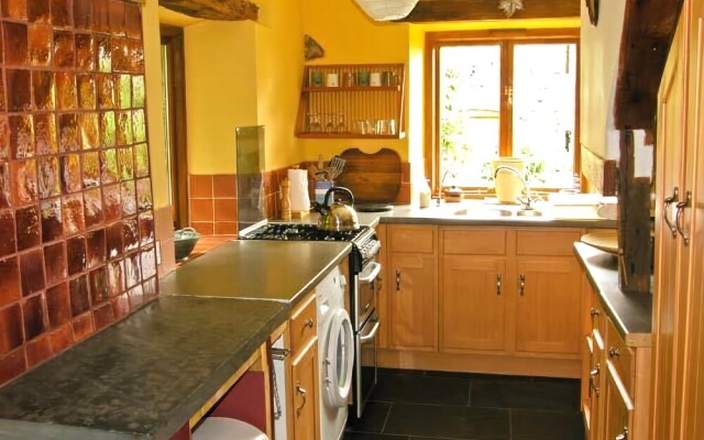 Cwm Bedw Farmhouse