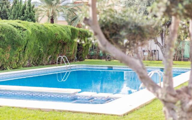 Well equipped 1 Bedroom Bungalow