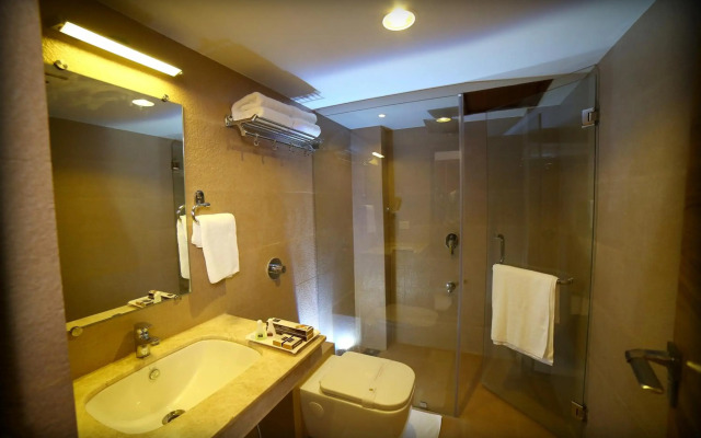 Grand Plaza Suites
