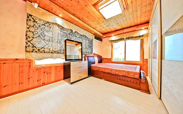 Anmyeondo Pinetree Villa Pension