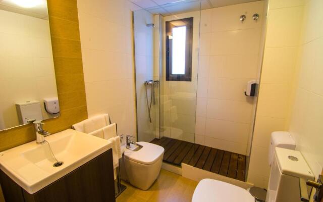 16:9 Playa Suites