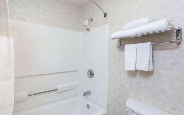 Ramada by Wyndham Sellersburg/Louisville North