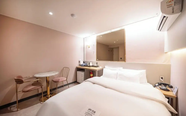 Greaten Hotel