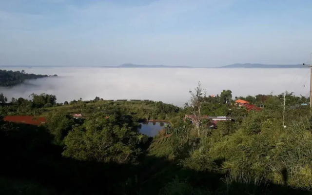 Tiw & Piw Talaymok at Khao Kho