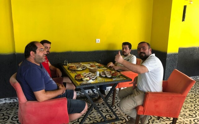 Çeti̇n Rezi̇dans Otel