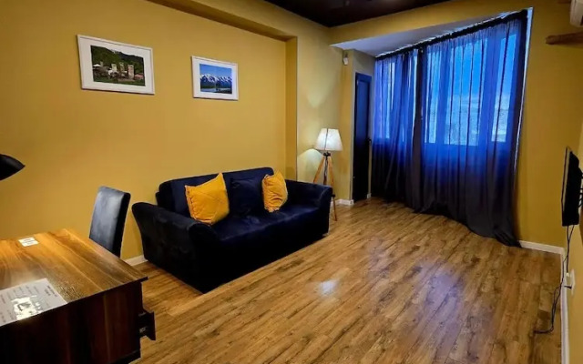 Hotel West
