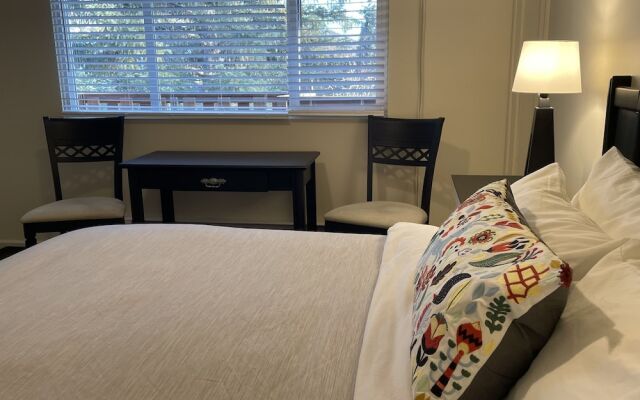 The Piccadilly Motel