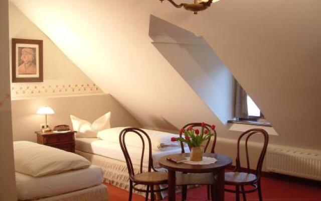 Dreibeiniger Hund Hotel  Gasthof