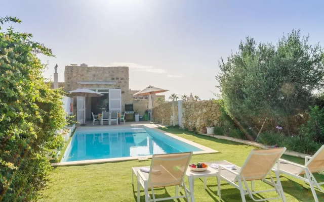 Ta Patee Pool Farmhouse in Gozo