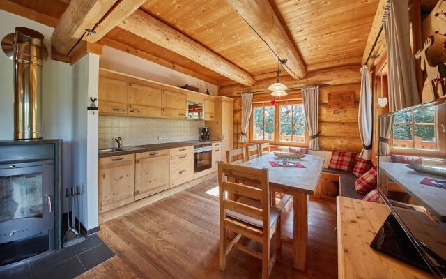 Chalets Blockhaus Saalbach by HolidayFlats24