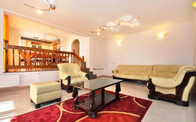 Apartment Luxury Cream