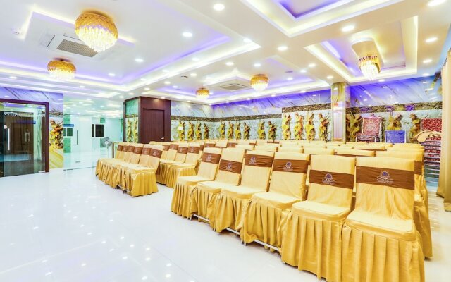 Fabhotel Prime Ravila Grand