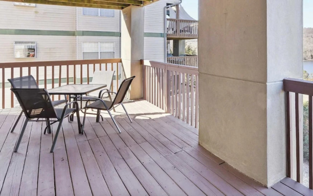 Scenic Lakeview Stay for 5!