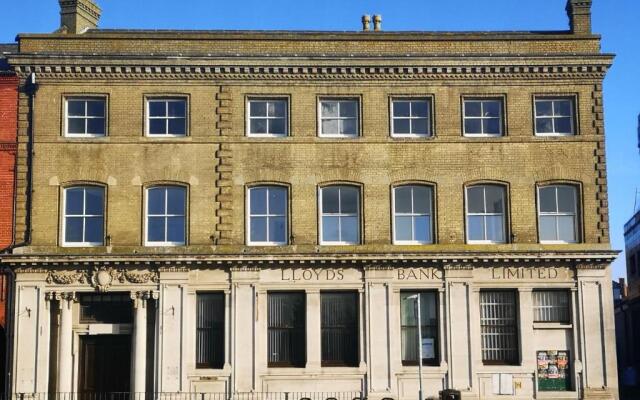 Spacious Two Double Bedrooms Flat, H 5