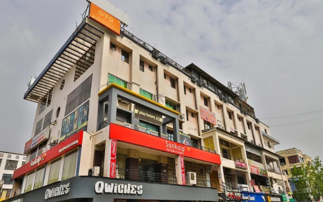 Oyo 15862 Hotel the Grand Krishna