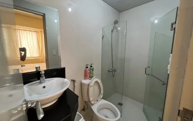 Del'S Condotel across NAIA Terminal 3