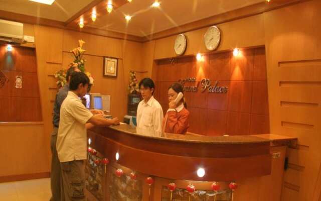 Grand Palace Hotel