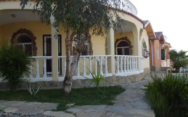 Villa Bateman