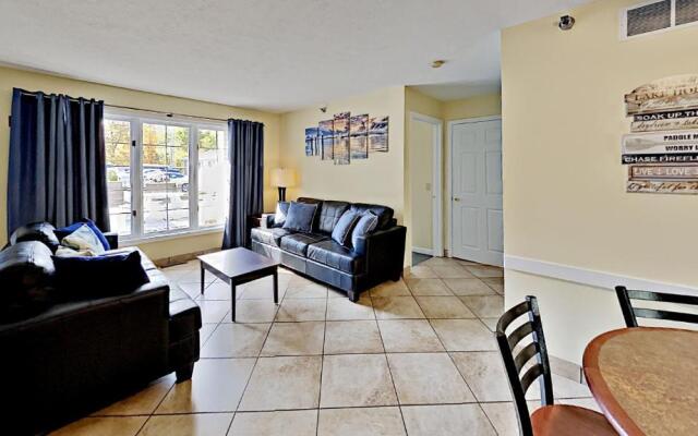 Put-In-Bay Poolview Condo #2