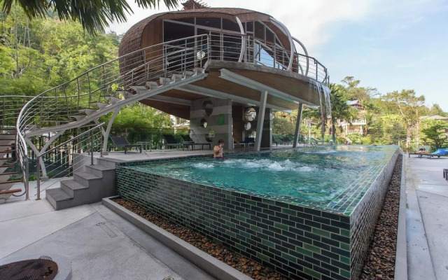 521 - 5 Stars Pool View Large Studio at Patong Beach