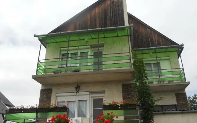 Gizella Haus