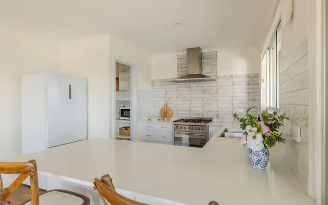 Seaview Heights by the BnB Collection