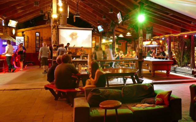 Calypso Backpackers