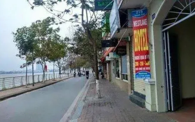 Westlake Hotel - Lac Long Quan