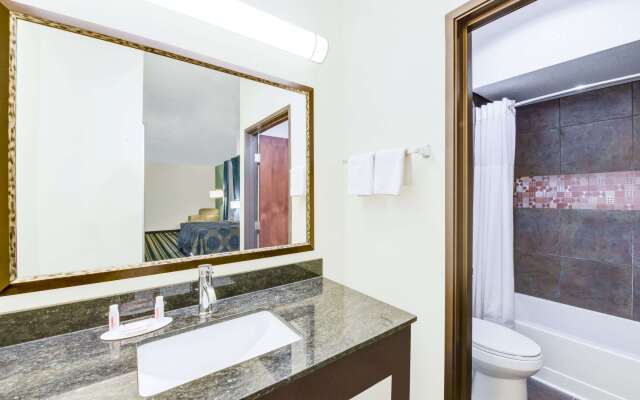 Super 8 by Wyndham Cotulla TX