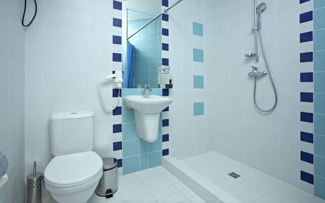 Comfort Hotel Air Express (Free Zone)