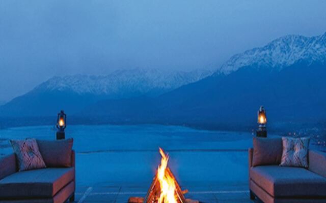 Taj Dal View Srinagar