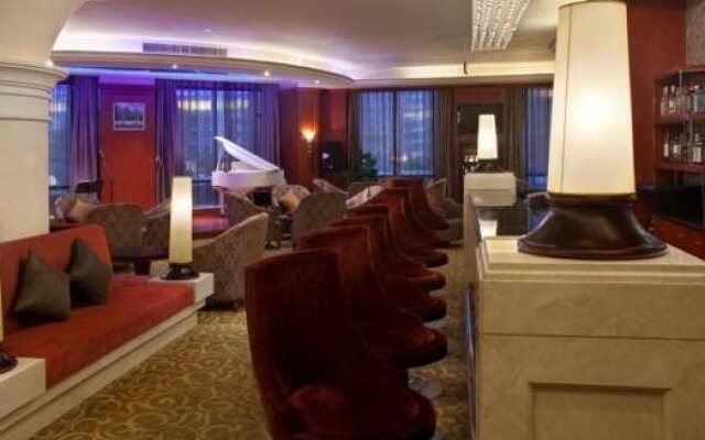 Golden Eagle Summit Hotel
