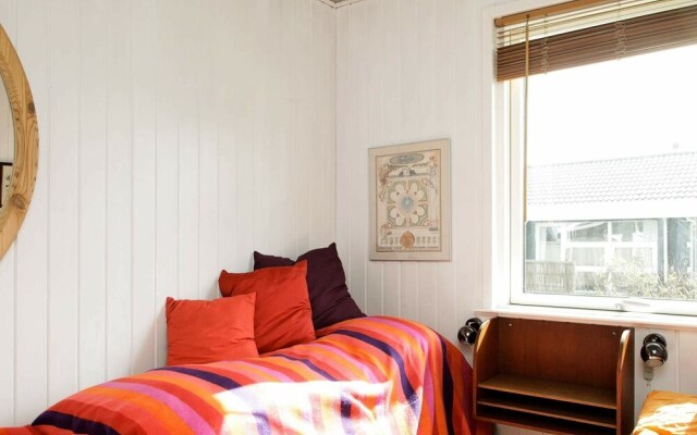 Quaint Holiday Home in Henne near Beach