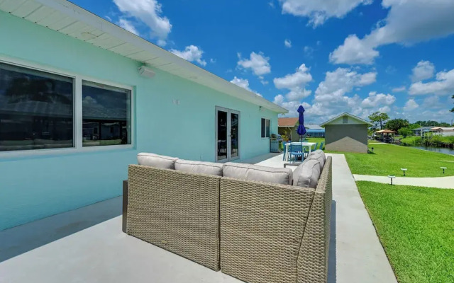 Sebring Serenity: Waterfront Retreat w/ Boat Dock!