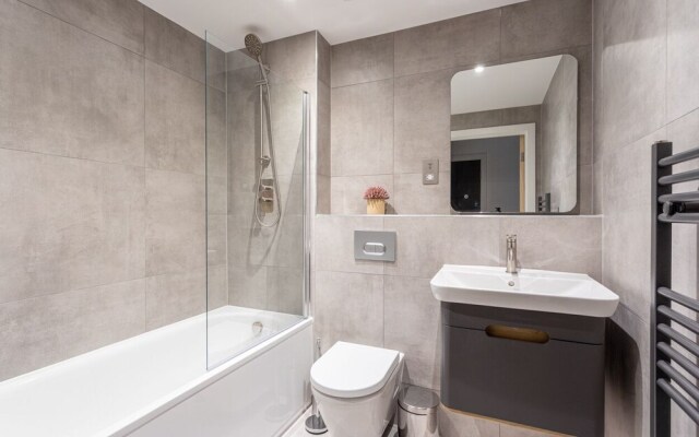 Modern & Stylish 2 Bed York Apartment